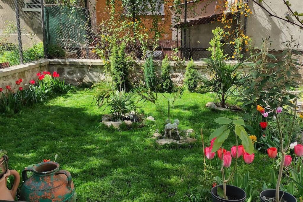A Lovely 2 Bedroom Apartment In The Heart Of Sofia Buitenkant foto